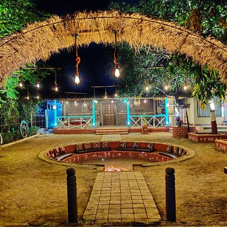 Pushp Vatika Resort & Lawns Nova Bombaim Exterior foto