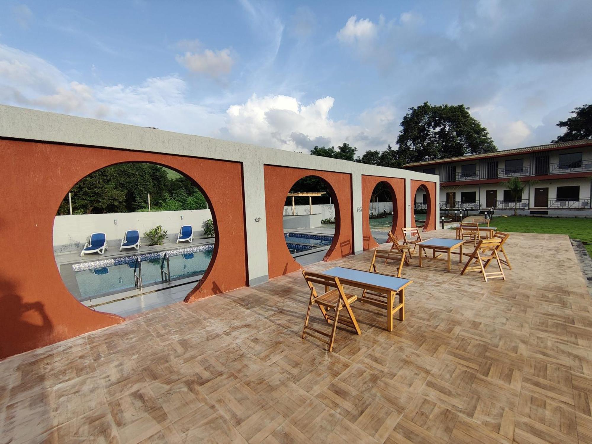 Pushp Vatika Resort & Lawns Nova Bombaim Exterior foto