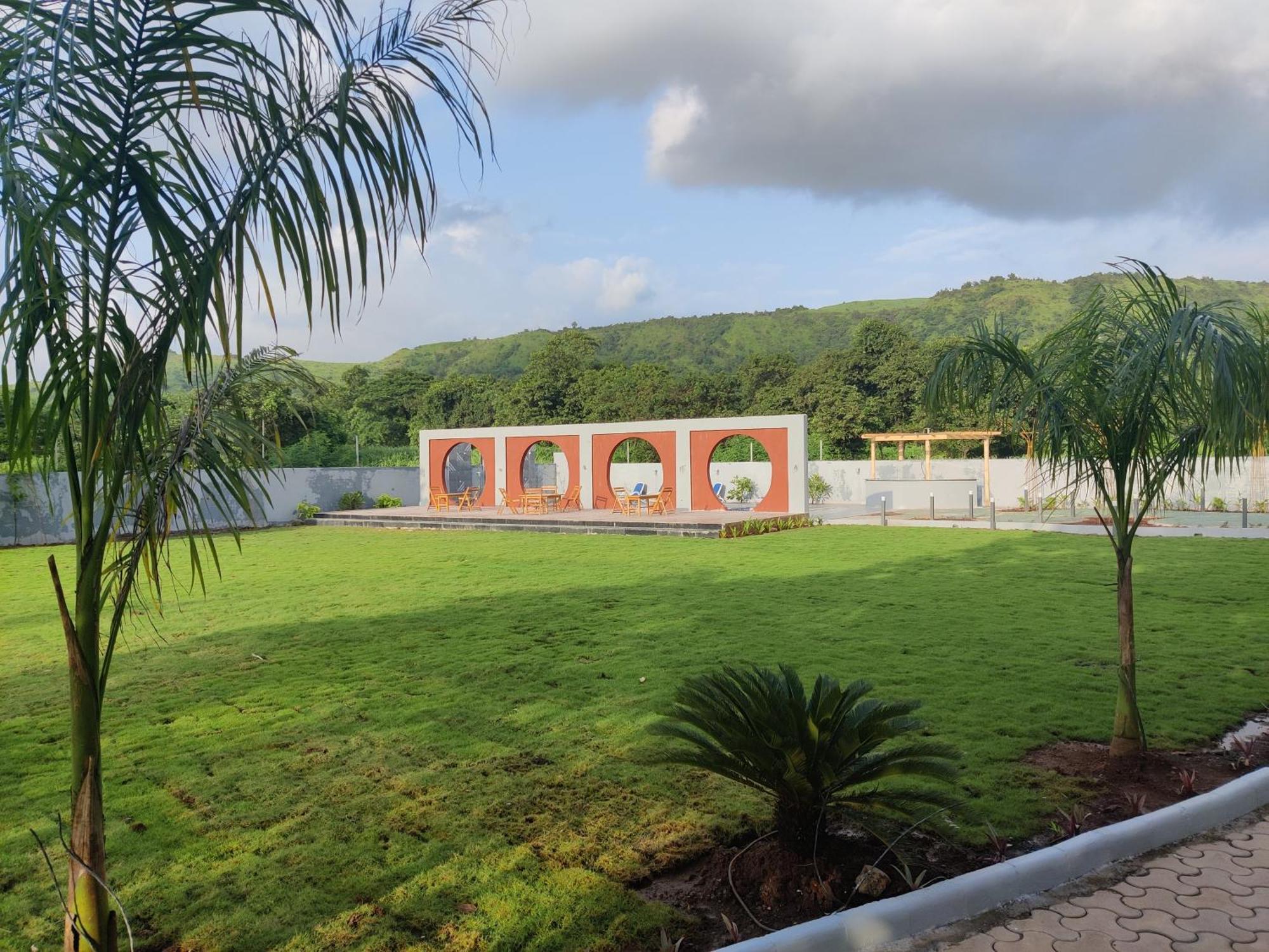 Pushp Vatika Resort & Lawns Nova Bombaim Exterior foto