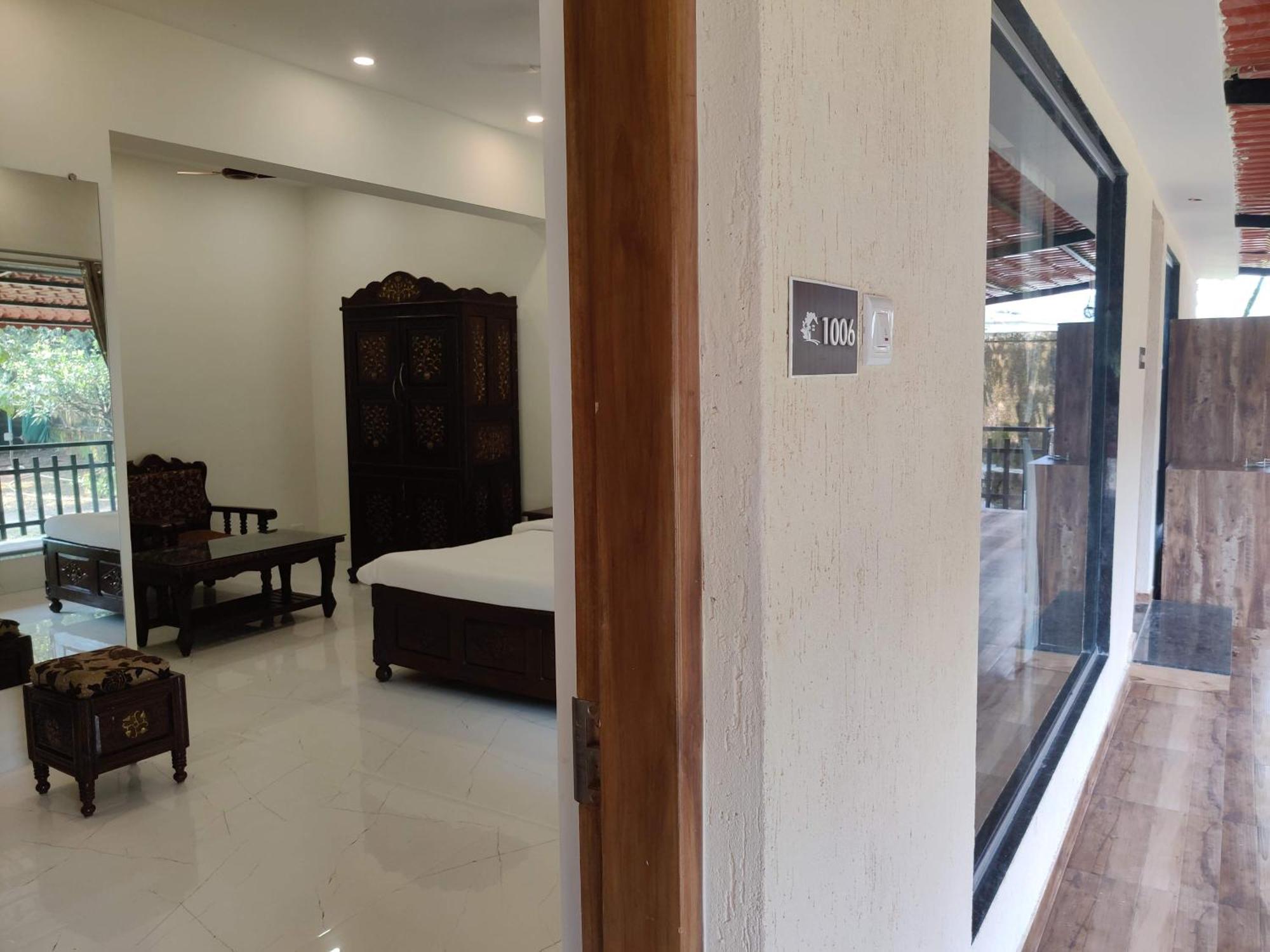 Pushp Vatika Resort & Lawns Nova Bombaim Exterior foto