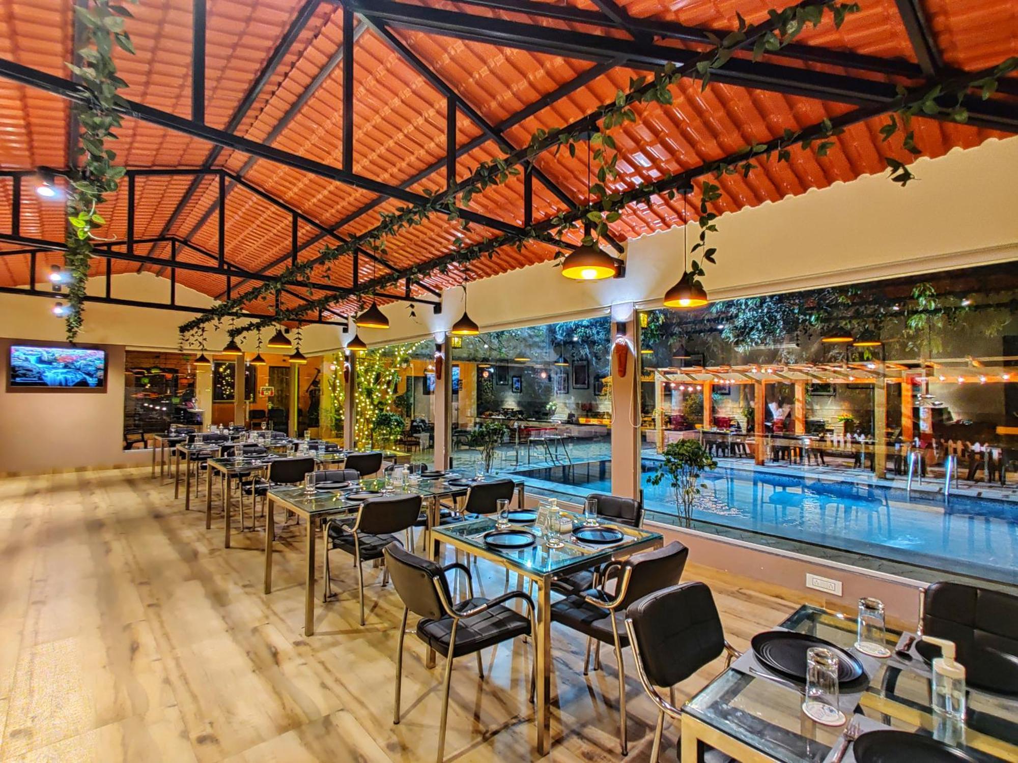Pushp Vatika Resort & Lawns Nova Bombaim Exterior foto