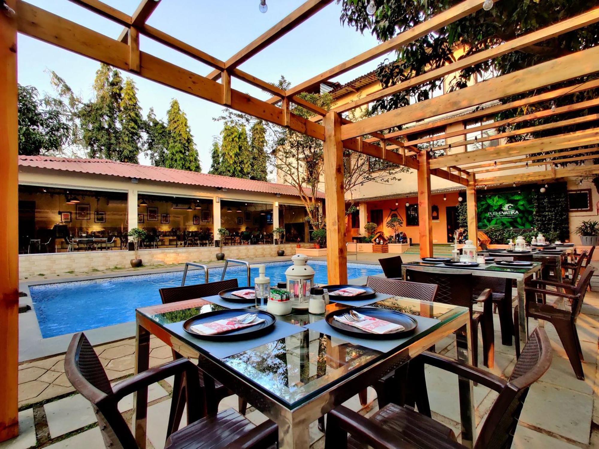 Pushp Vatika Resort & Lawns Nova Bombaim Exterior foto