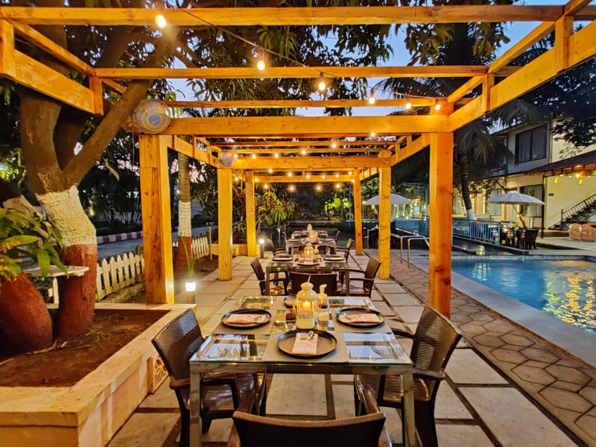 Pushp Vatika Resort & Lawns Nova Bombaim Exterior foto