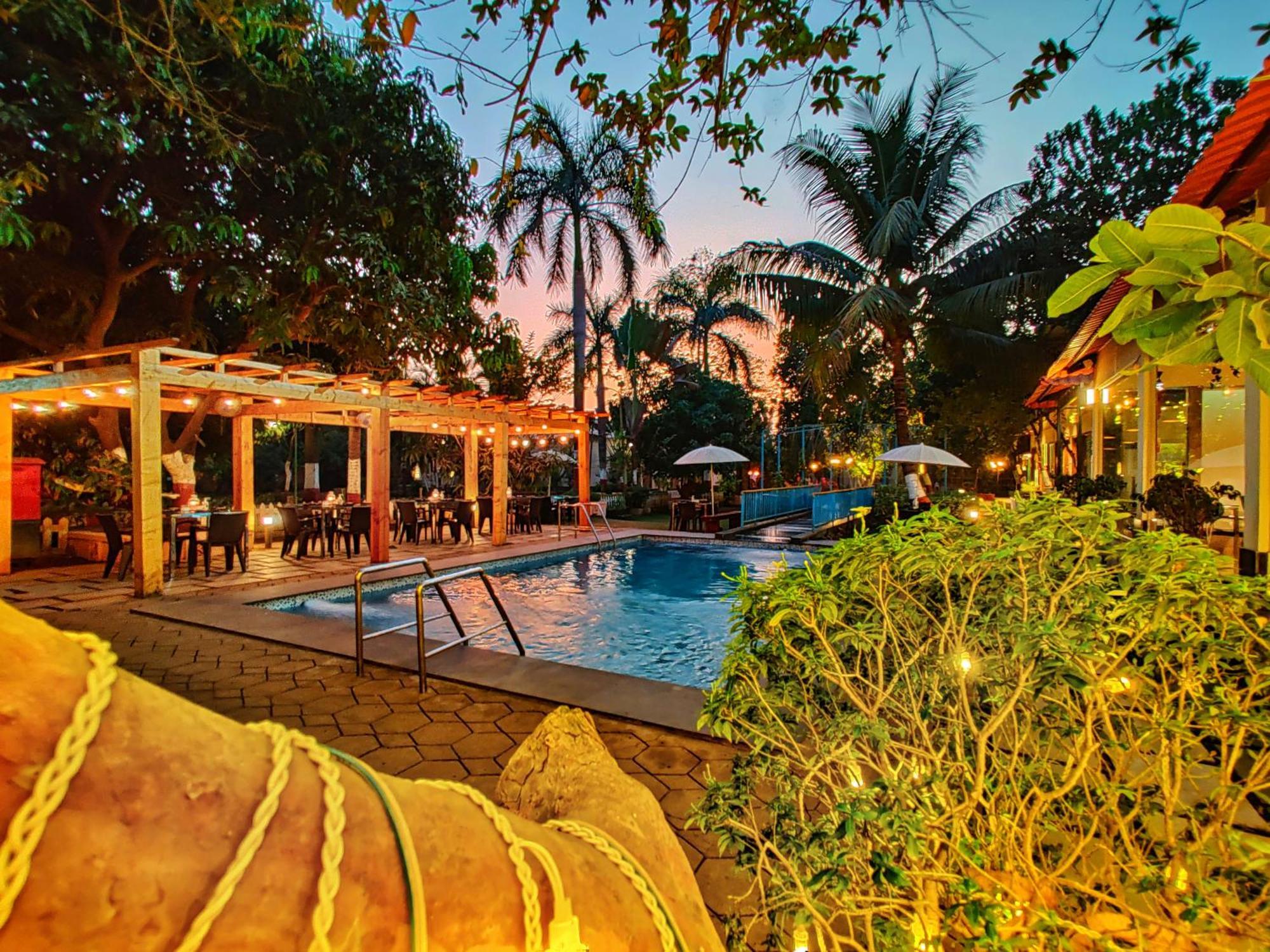 Pushp Vatika Resort & Lawns Nova Bombaim Exterior foto